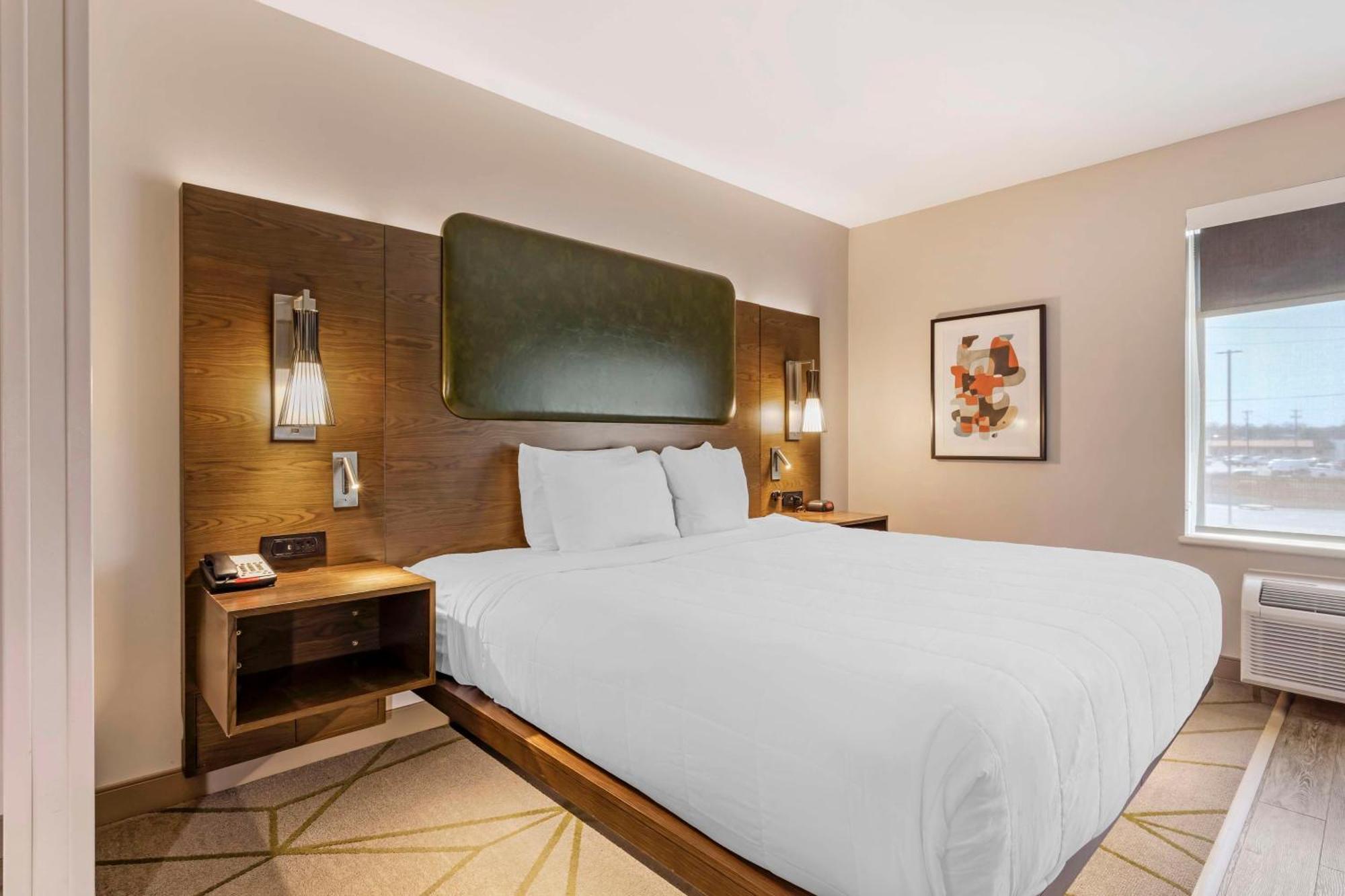 Western Riata Hotel
