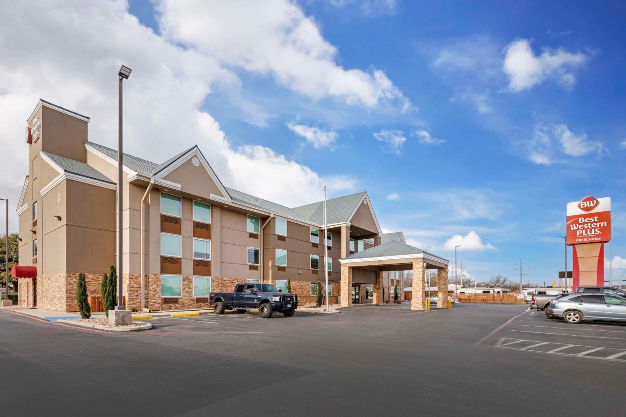 Hotel Western Riata